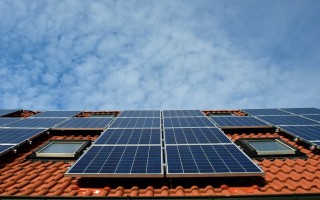 太阳能发电够家庭用吗_太阳能发电能满足家庭的需要吗