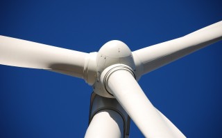风力发电风扇叶子是什么材料_风力发电扇叶制作过程对人体有害吗