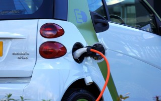 汽车蓄电池充电原理_汽车蓄电池充电的方法有哪些?充电的类型有哪些?
