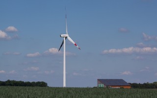 风能太阳能燃油机互补发电_太阳能和风力一体发电机