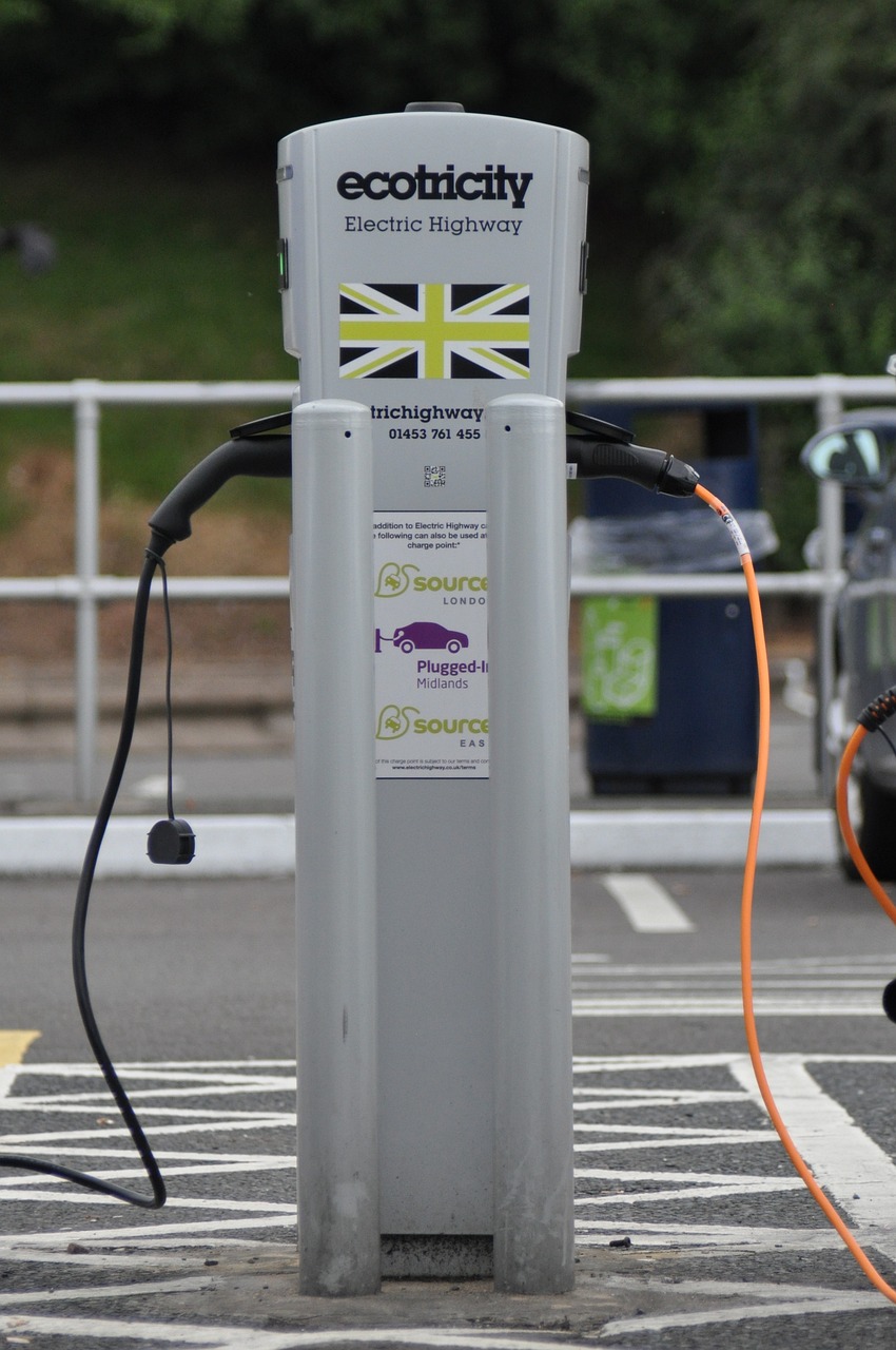 纯电动汽车充电注意事项_新能源怎么充电不伤电池-第3张图片-创互客网
